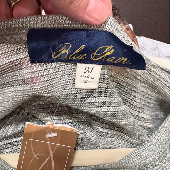 Francesca’s Blue Rain Olive Gray Light Sweater - Picture 6 of 6